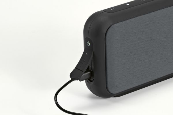 speaker sort close